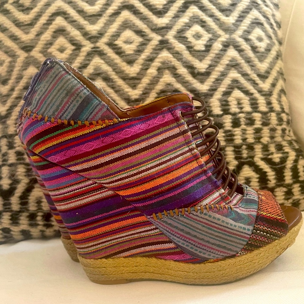 Chinese laundry multicolored wedges
